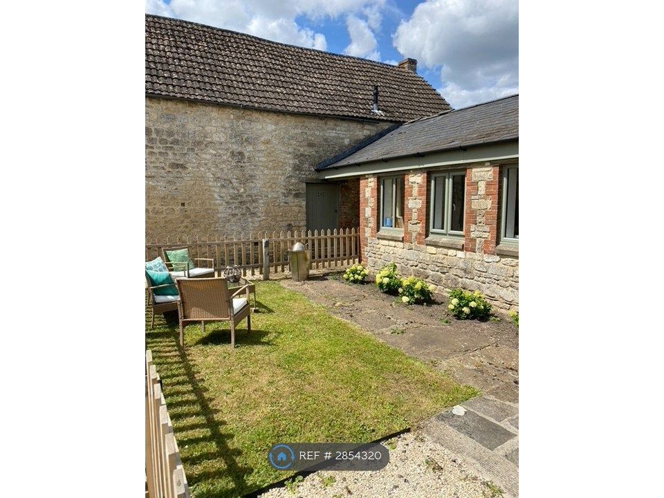 Property photo 2 of 8 Garden