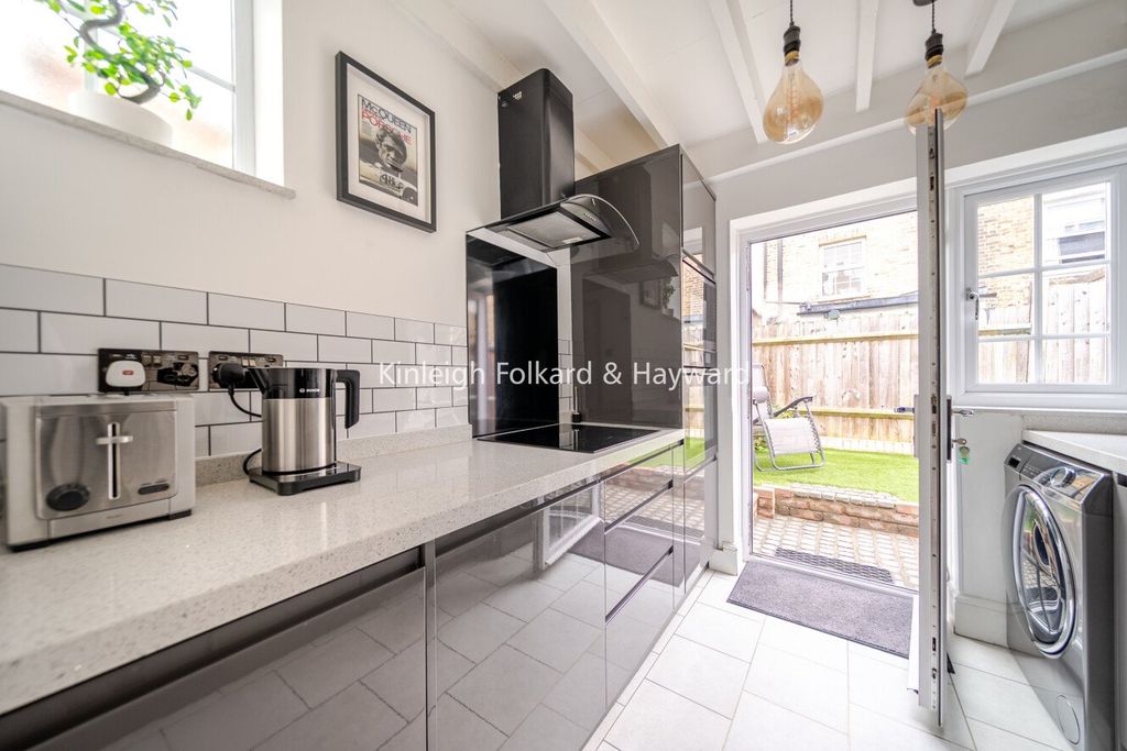 Property photo 3 of 21 Picture No. 05