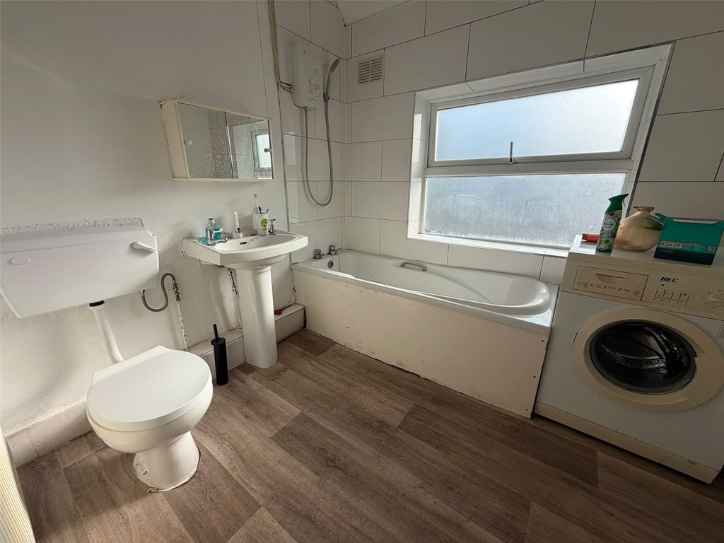 Property photo 3 of 4 Picture No. 06