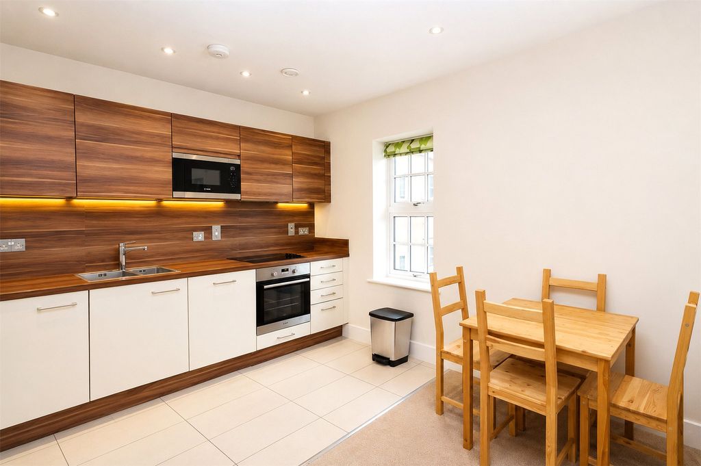 Property photo 3 of 5 Picture No. 12