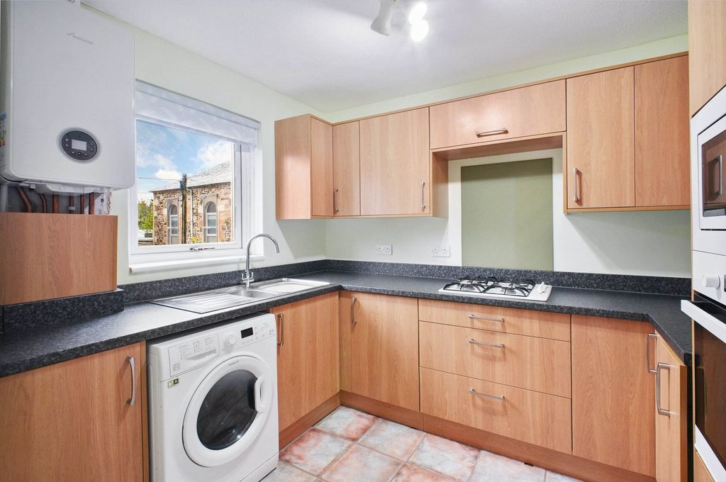 Property photo 2 of 20