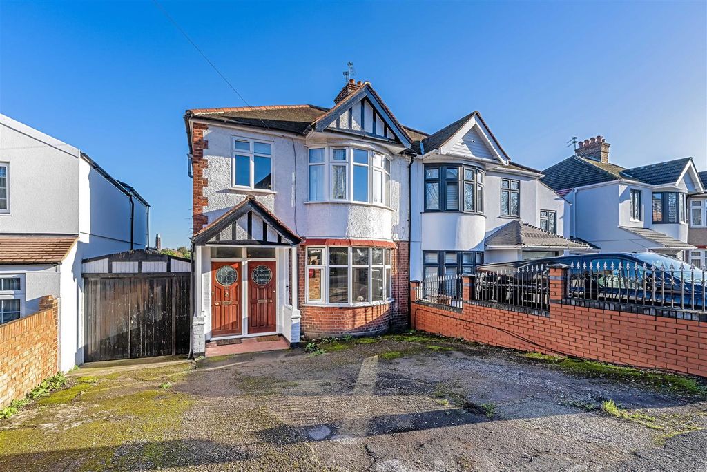 Property photo 1 of 15 111B Wood Lane Isleworth, Tw7-Low Res-2.Jpg