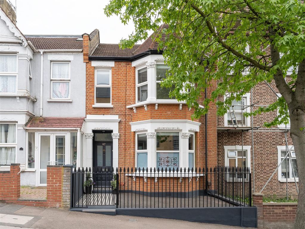 Property photo 1 of 52 Falmer Road, E17