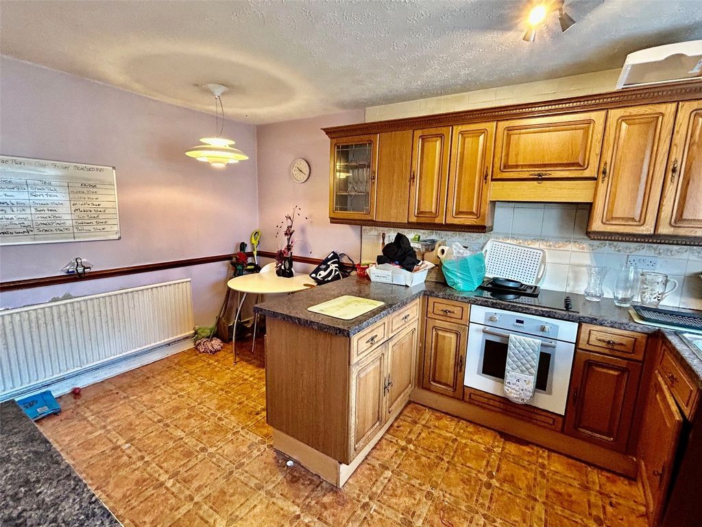 Property photo 3 of 14 Dining Kitchen