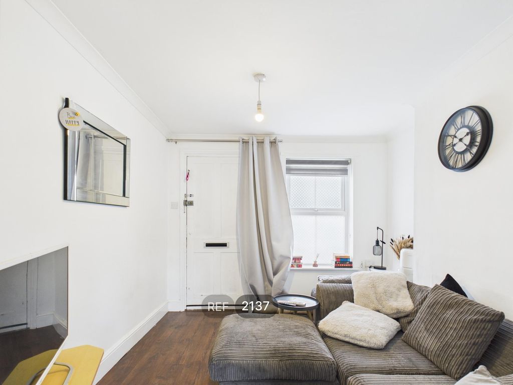 Property photo 2 of 12 Living Room