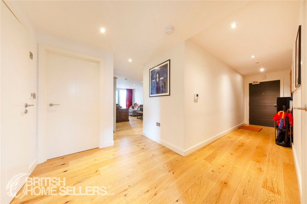 Property photo 3 of 22 Picture No. 18