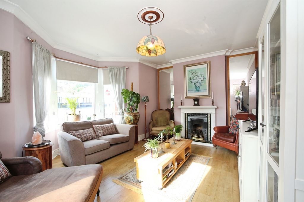 Property photo 2 of 29
