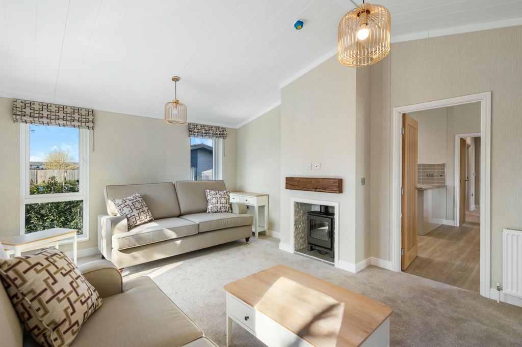 Property photo 2 of 8 Fc18A9282A1Fdc4Ba2Ddbc9c522233622Cb9Fe5d1Bd03Fbee0