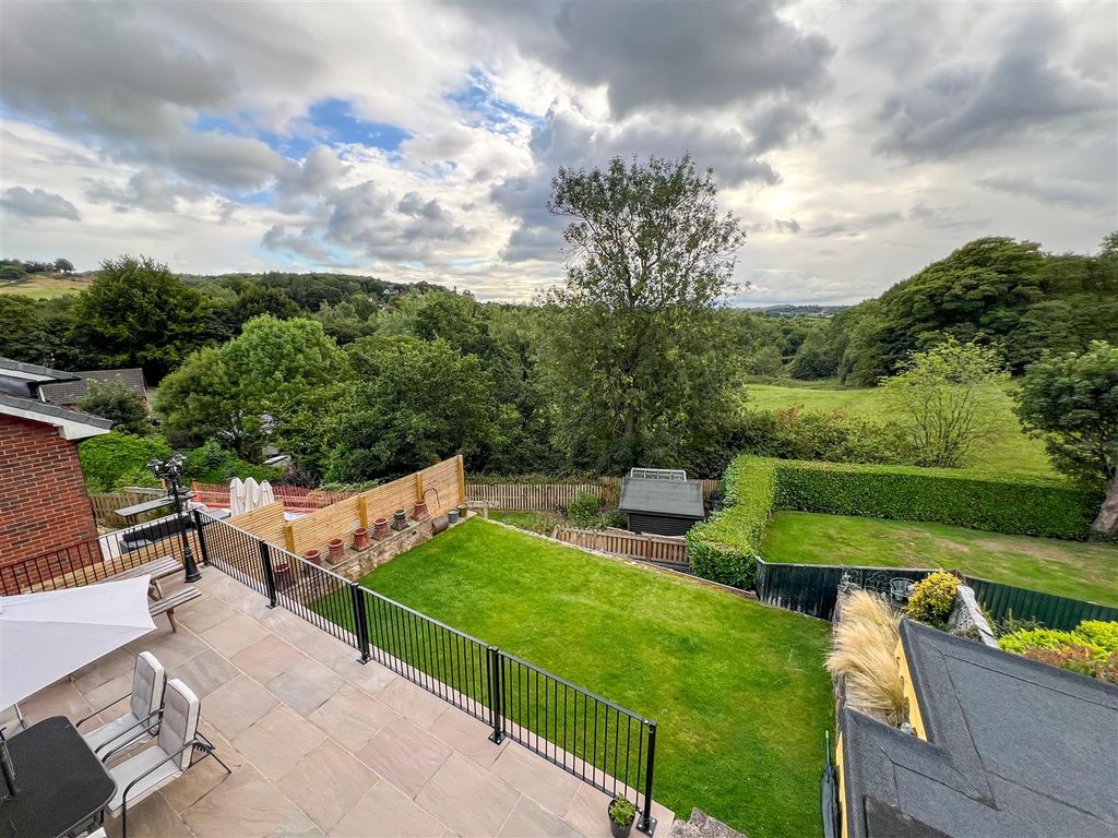 Property photo 2 of 34 Rear Garden