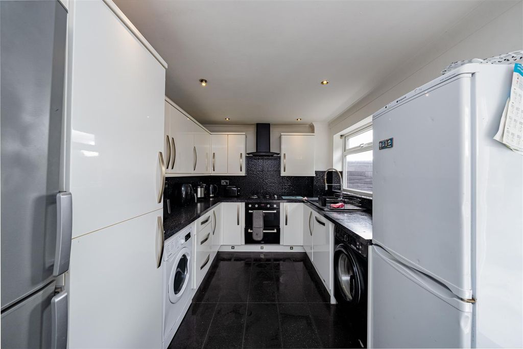 Property photo 3 of 12 Dorset-6.Jpg