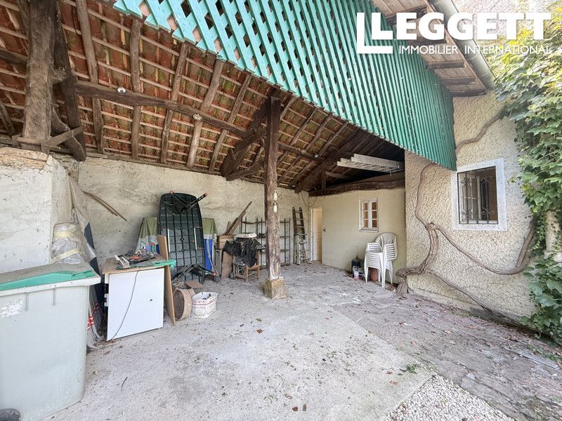 Property photo 2 of 10