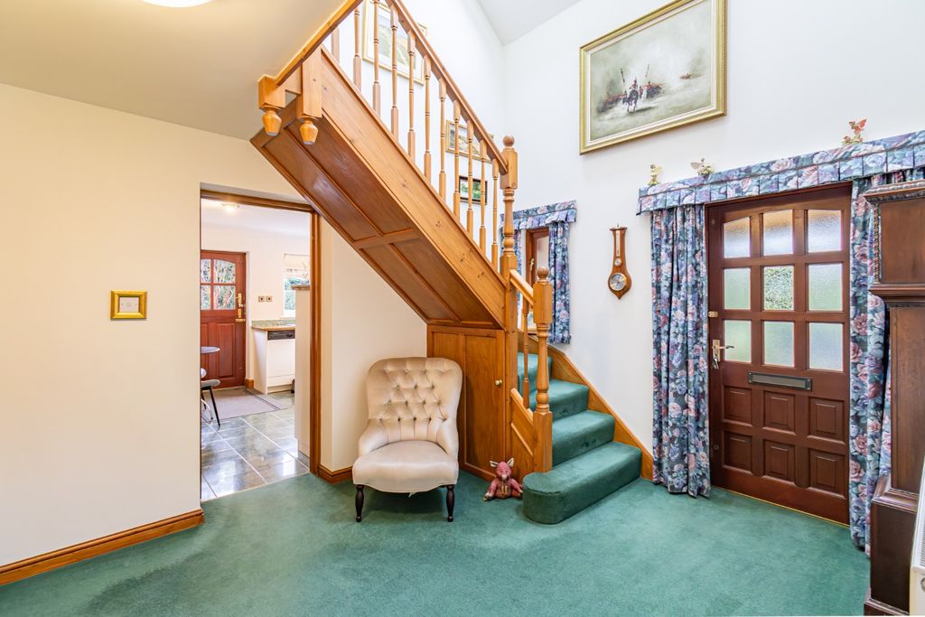 Property photo 3 of 39 4744747