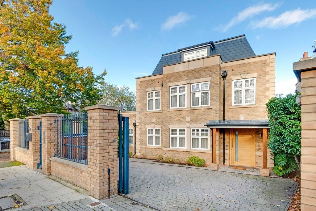 Property photo 1 of 17