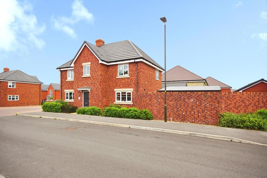 Property photo 1 of 16 Pbox-Img.Jpg