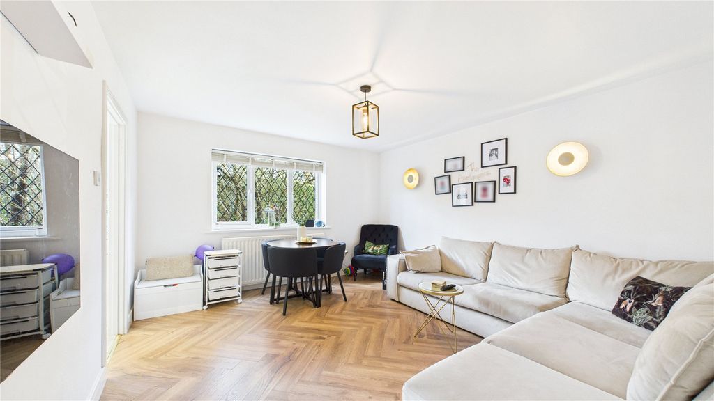 Property photo 2 of 11 Picture 2