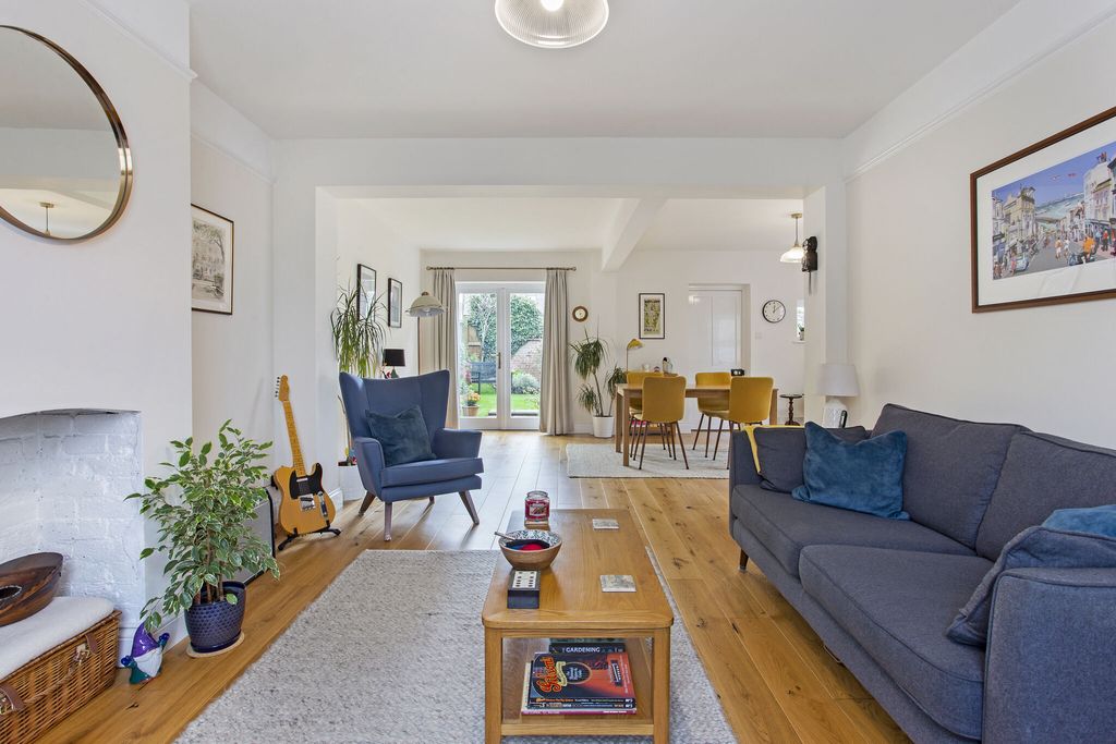 Property photo 2 of 19