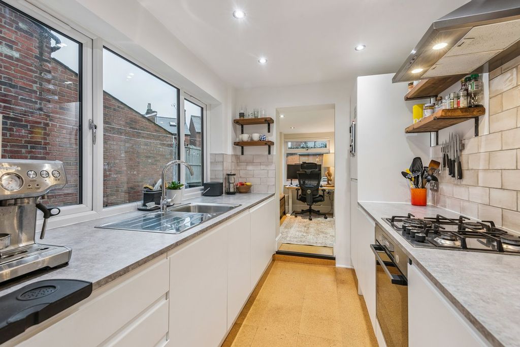 Property photo 2 of 19