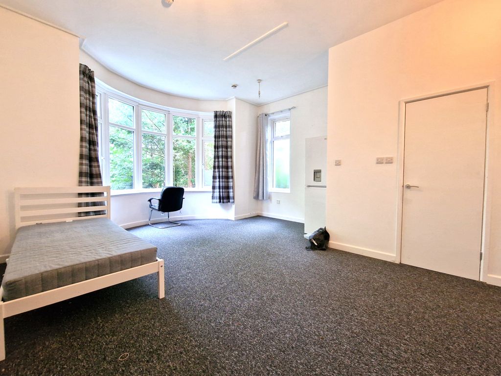 Property photo 1 of 4 Studio Flat Available To Rent Located On London Road In Luton