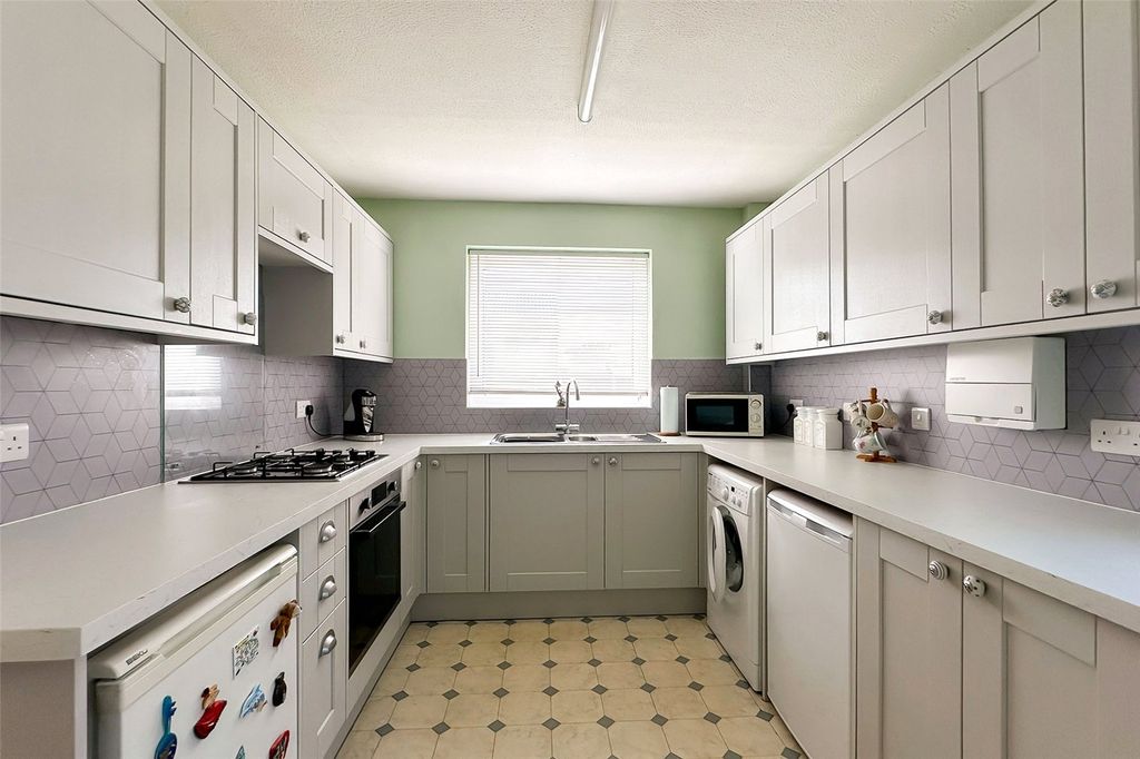 Property photo 2 of 15 Picture No. 04