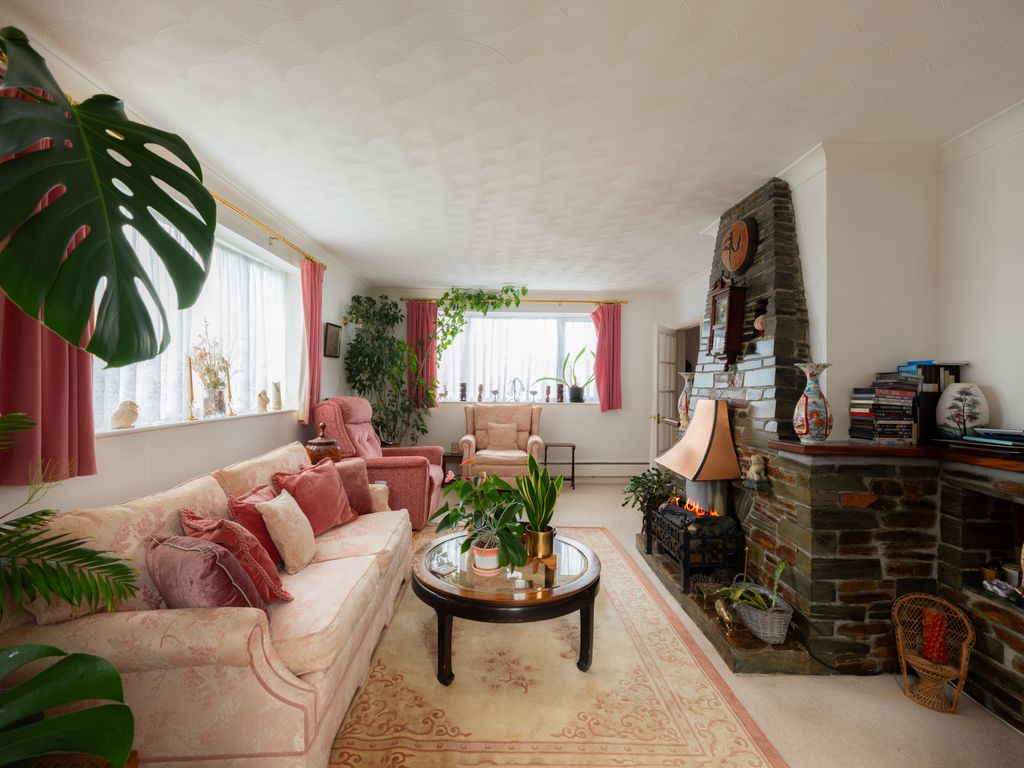 Property photo 3 of 18 Gallery