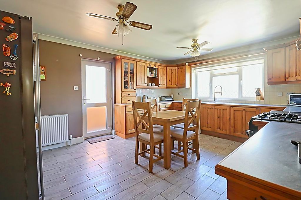 Property photo 2 of 15 Kitchen / Diner
