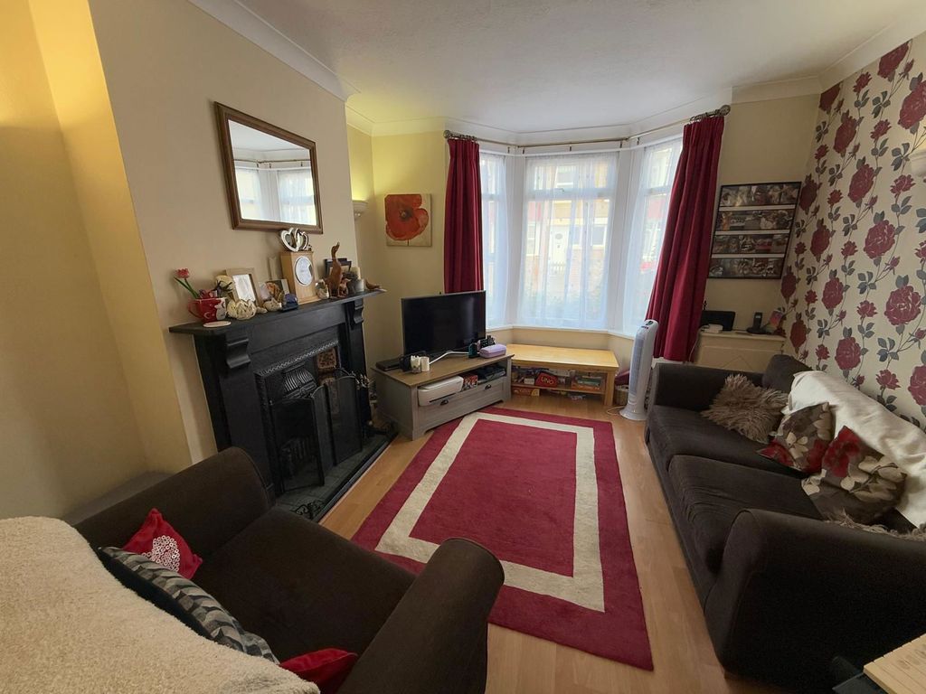 Property photo 3 of 13