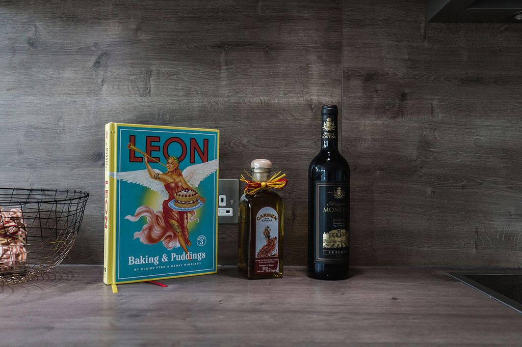 Property photo 2 of 19 Kitchen (Example)