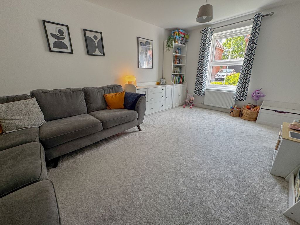 Property photo 2 of 23