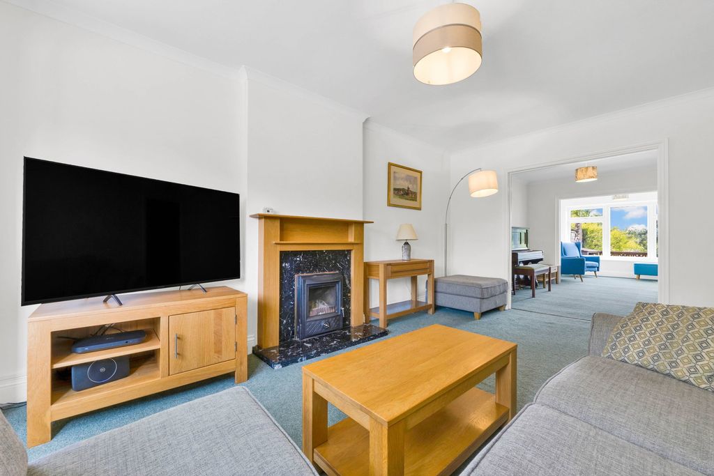 Property photo 3 of 39