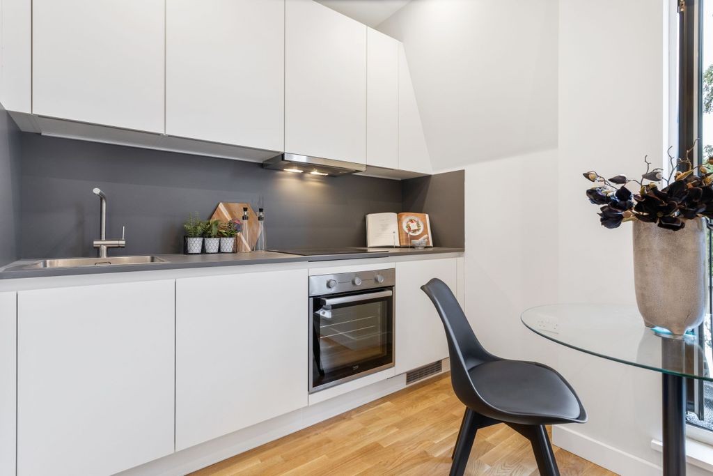 Property photo 3 of 11 Kitchen (Example)