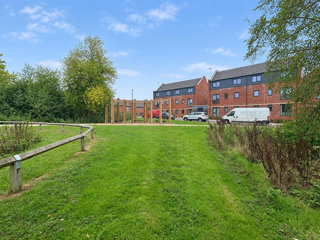 Property photo 2 of 10
