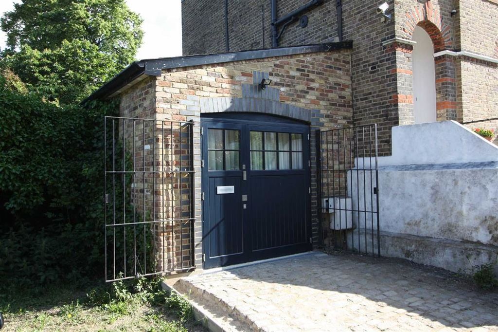 Property photo 1 of 4