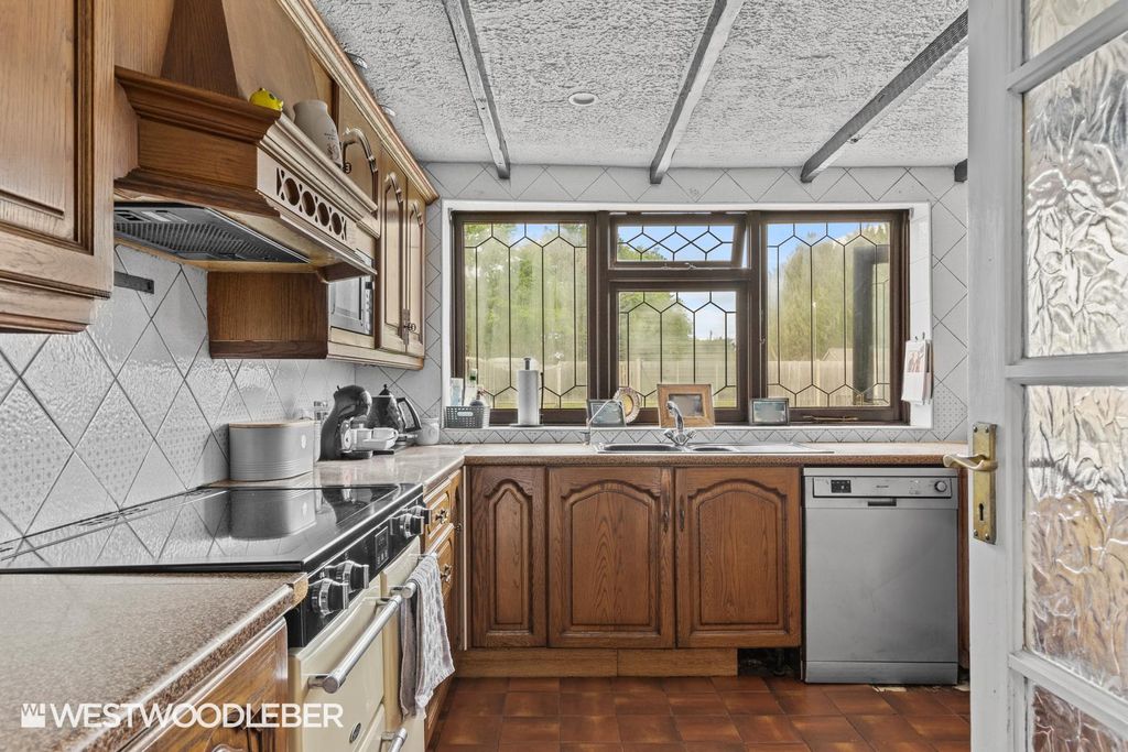 Property photo 3 of 34 Presdale_22.Jpg
