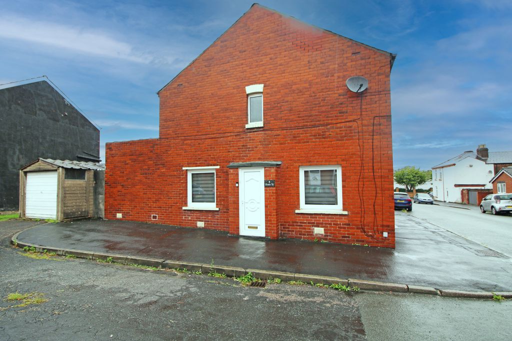 Property photo 3 of 18