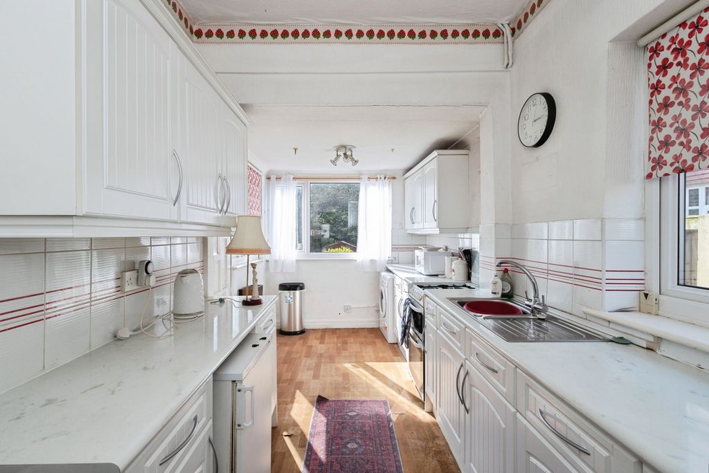 Property photo 3 of 17 Pbox-Img.Jpg