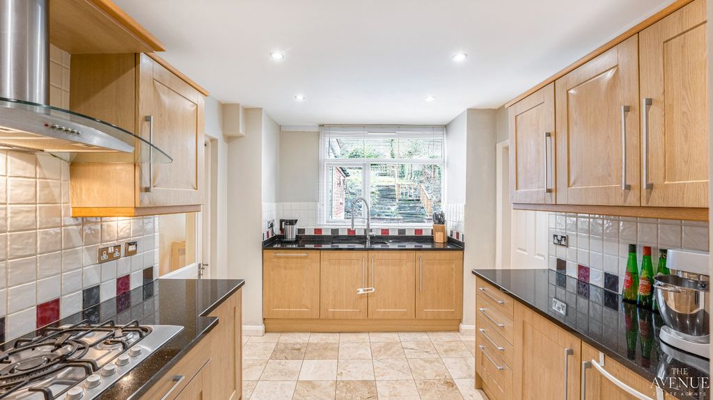 Property photo 3 of 36 4818548