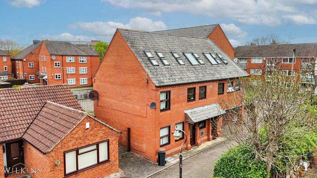 Property photo 1 of 19 Photograph