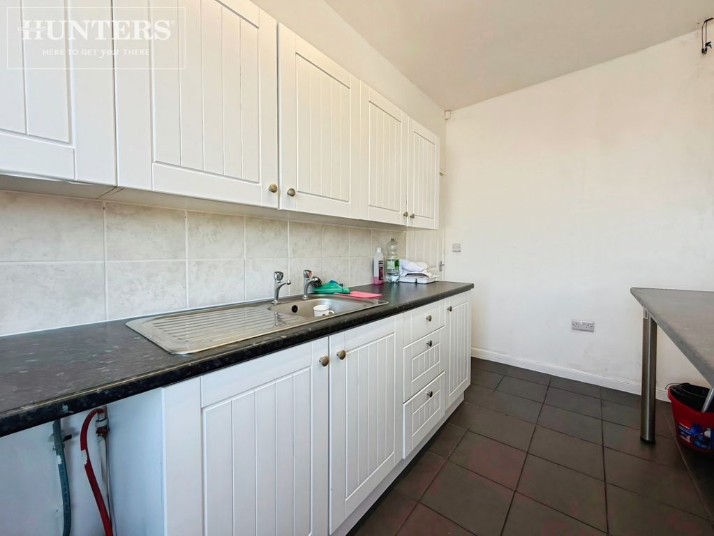 Property photo 3 of 8 Pbox-Img.Jpg