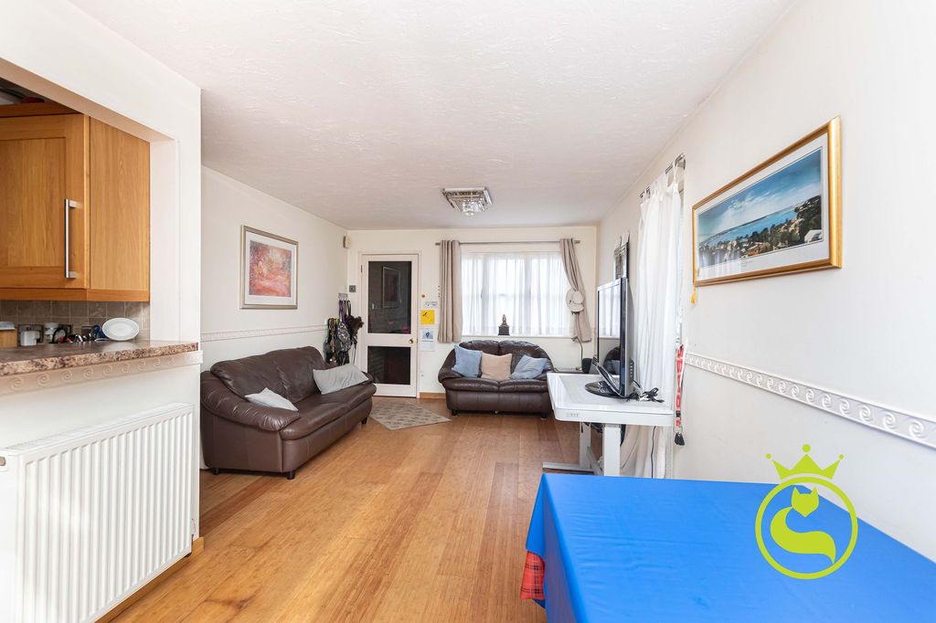 Property photo 3 of 21