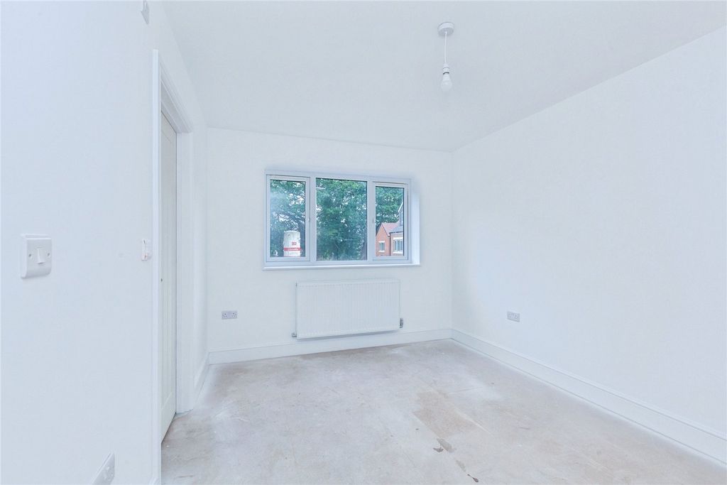 Property photo 2 of 26 Picture No. 17