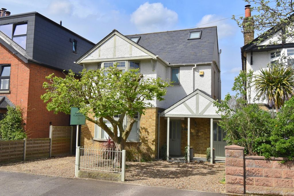 Property photo 2 of 26