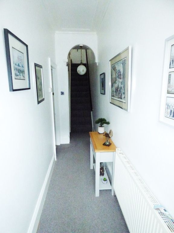 Property photo 2 of 14 Hallway