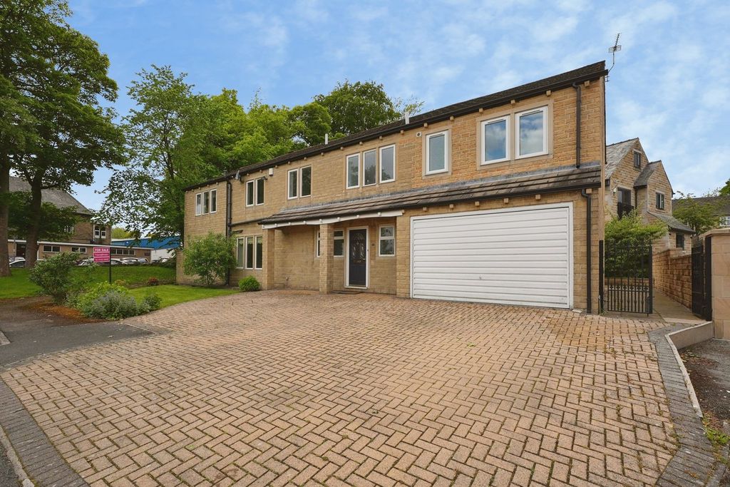 Property photo 1 of 31