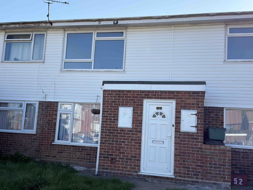 Property photo 1 of 9 First Floor Two Bedroom Maisonette In Land Close, Clacton On Sea