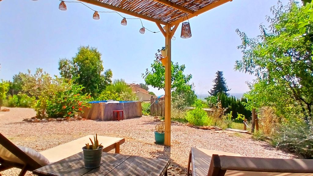 Property photo 3 of 28