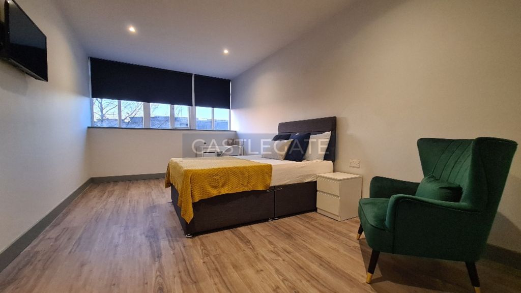 Property photo 1 of 22 Room 65, Renaissance Works, 105 New Street, Huddersfield, HD1 2At