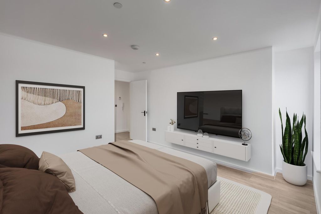 Property photo 3 of 6 Bedroom