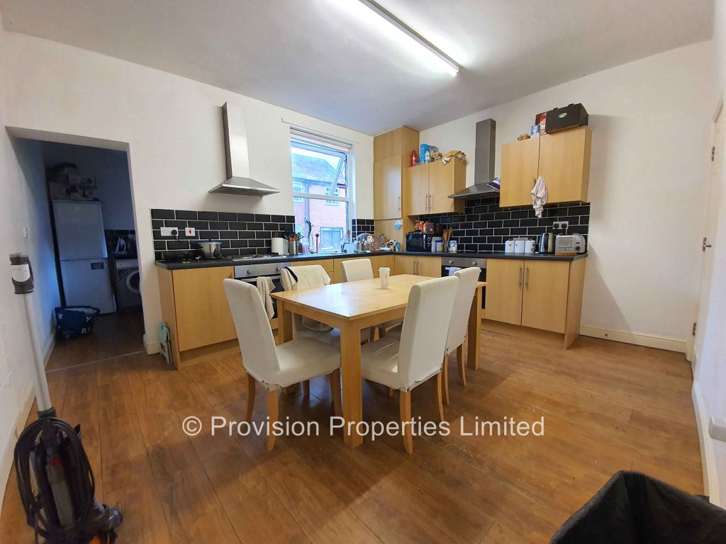 Property photo 1 of 8 Photo