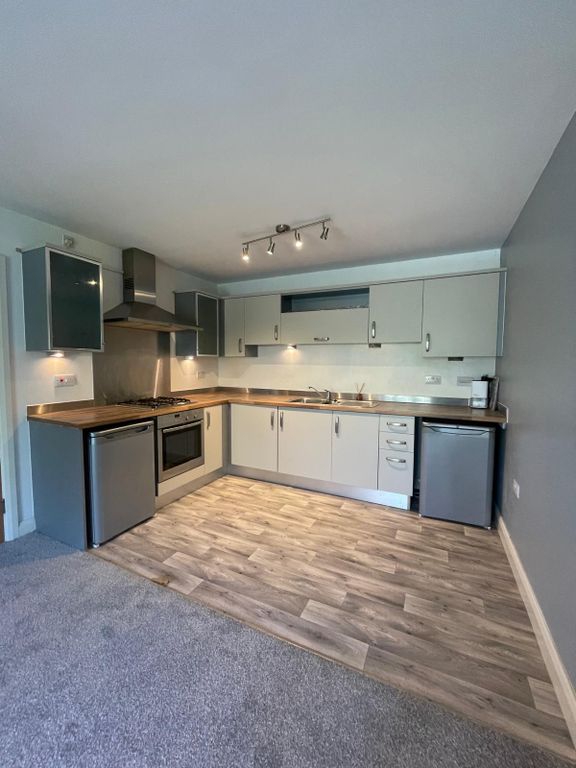 Property photo 1 of 6 Kitchen