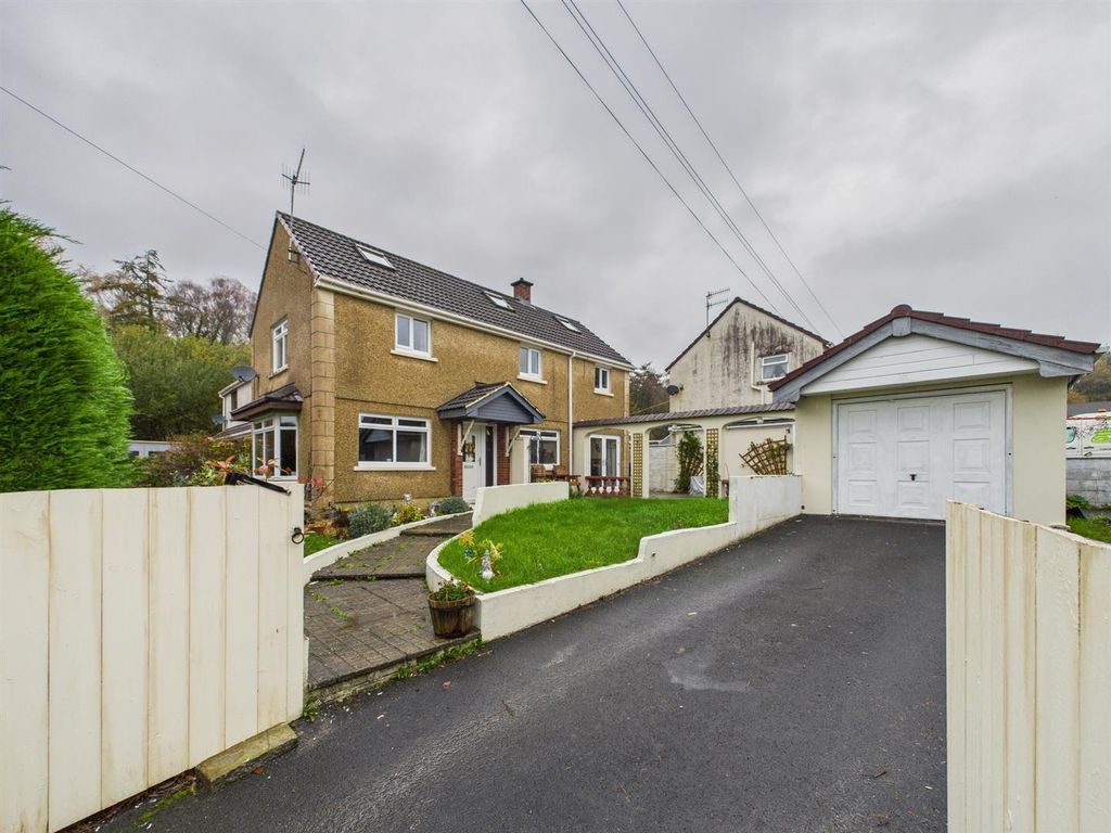 Property photo 3 of 16 Cam04045G0-Pr0040-Still015.Jpg